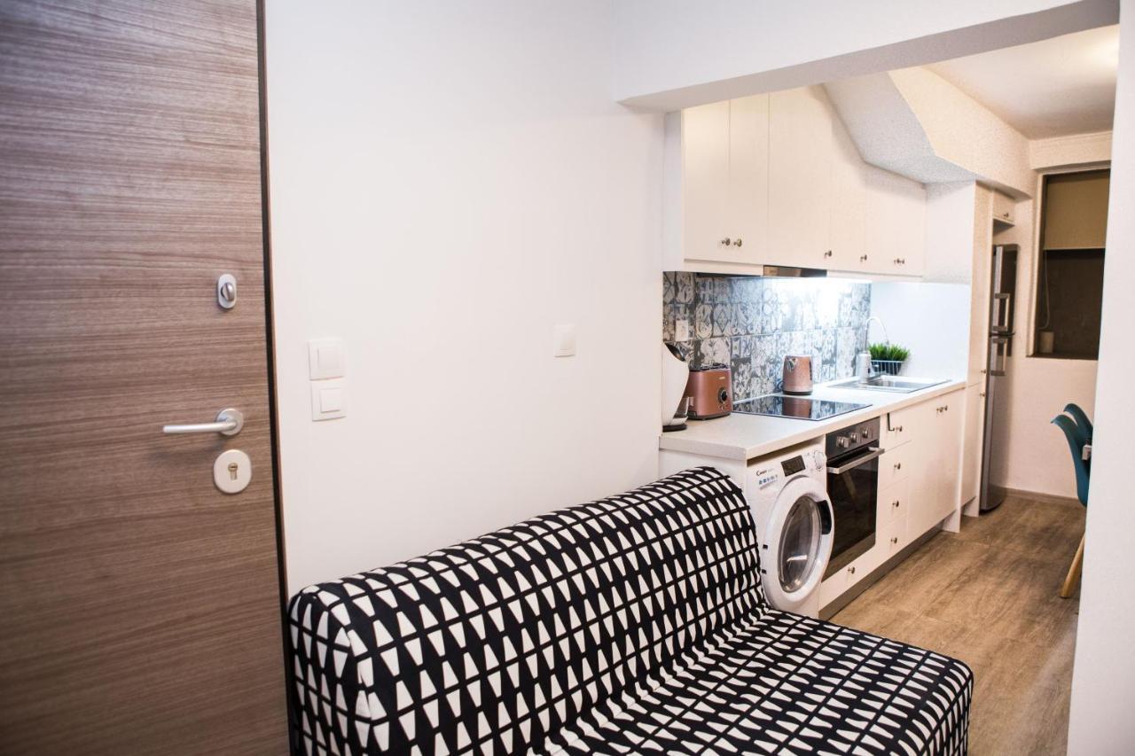 Stylish, Comfortable, Basement Loft-Like Apartment With Amenities Атина Екстериор снимка