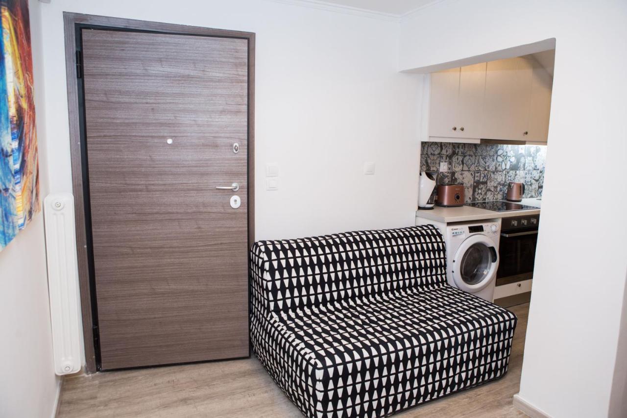 Stylish, Comfortable, Basement Loft-Like Apartment With Amenities Атина Екстериор снимка