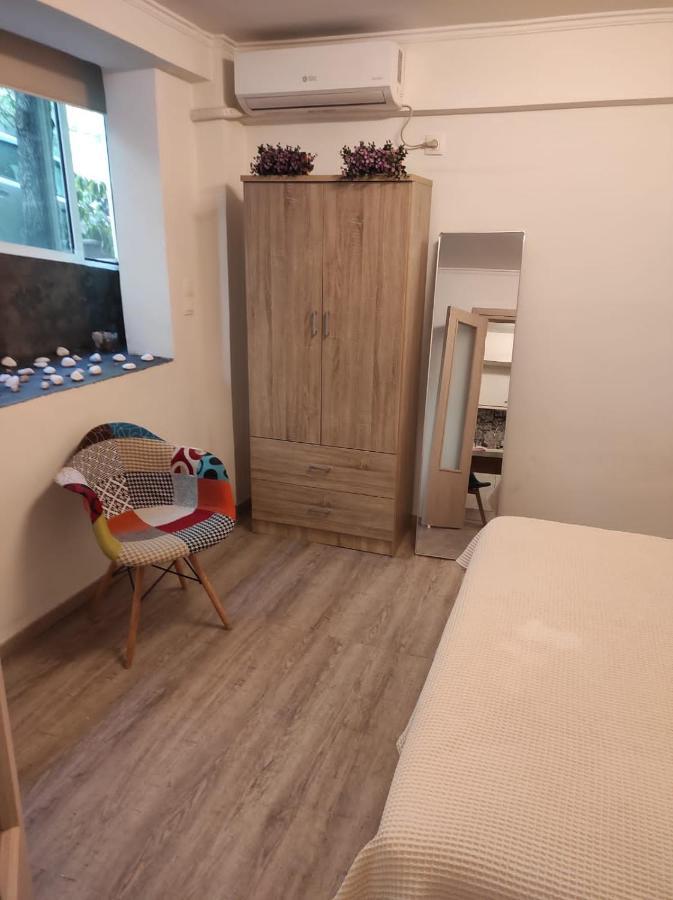 Stylish, Comfortable, Basement Loft-Like Apartment With Amenities Атина Екстериор снимка