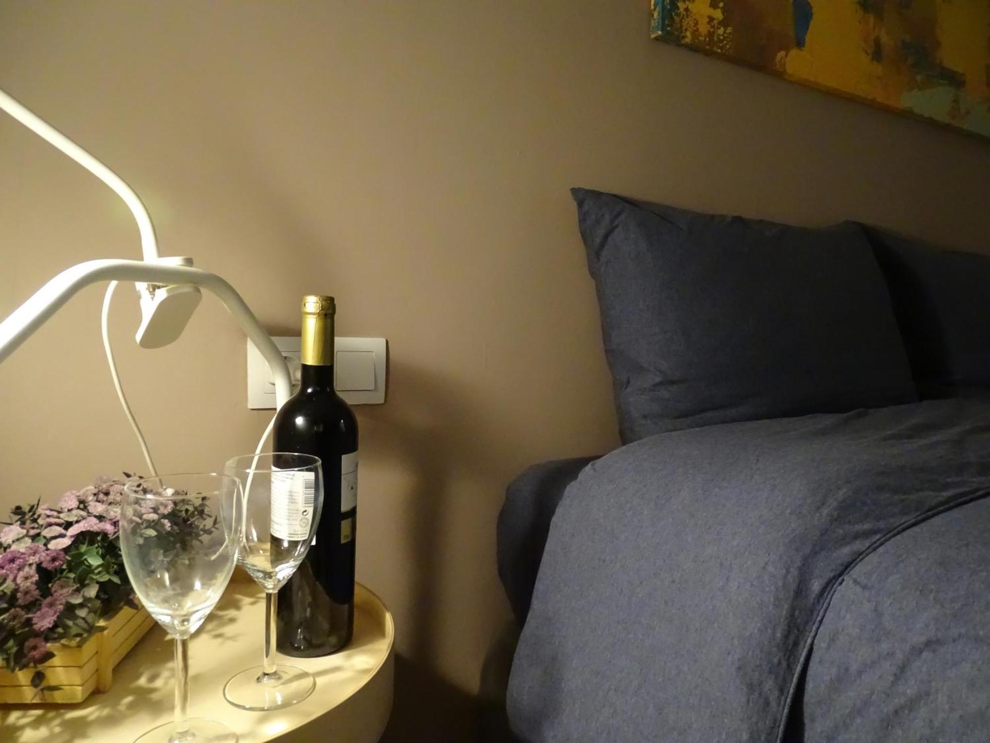 Stylish, Comfortable, Basement Loft-Like Apartment With Amenities Атина Екстериор снимка