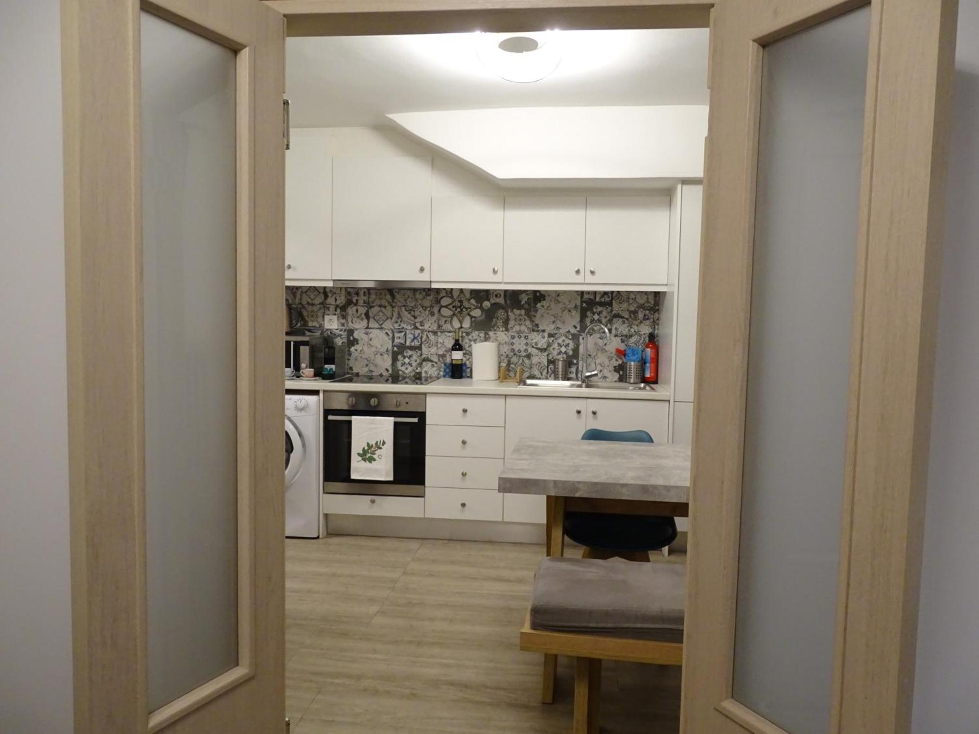 Stylish, Comfortable, Basement Loft-Like Apartment With Amenities Атина Екстериор снимка