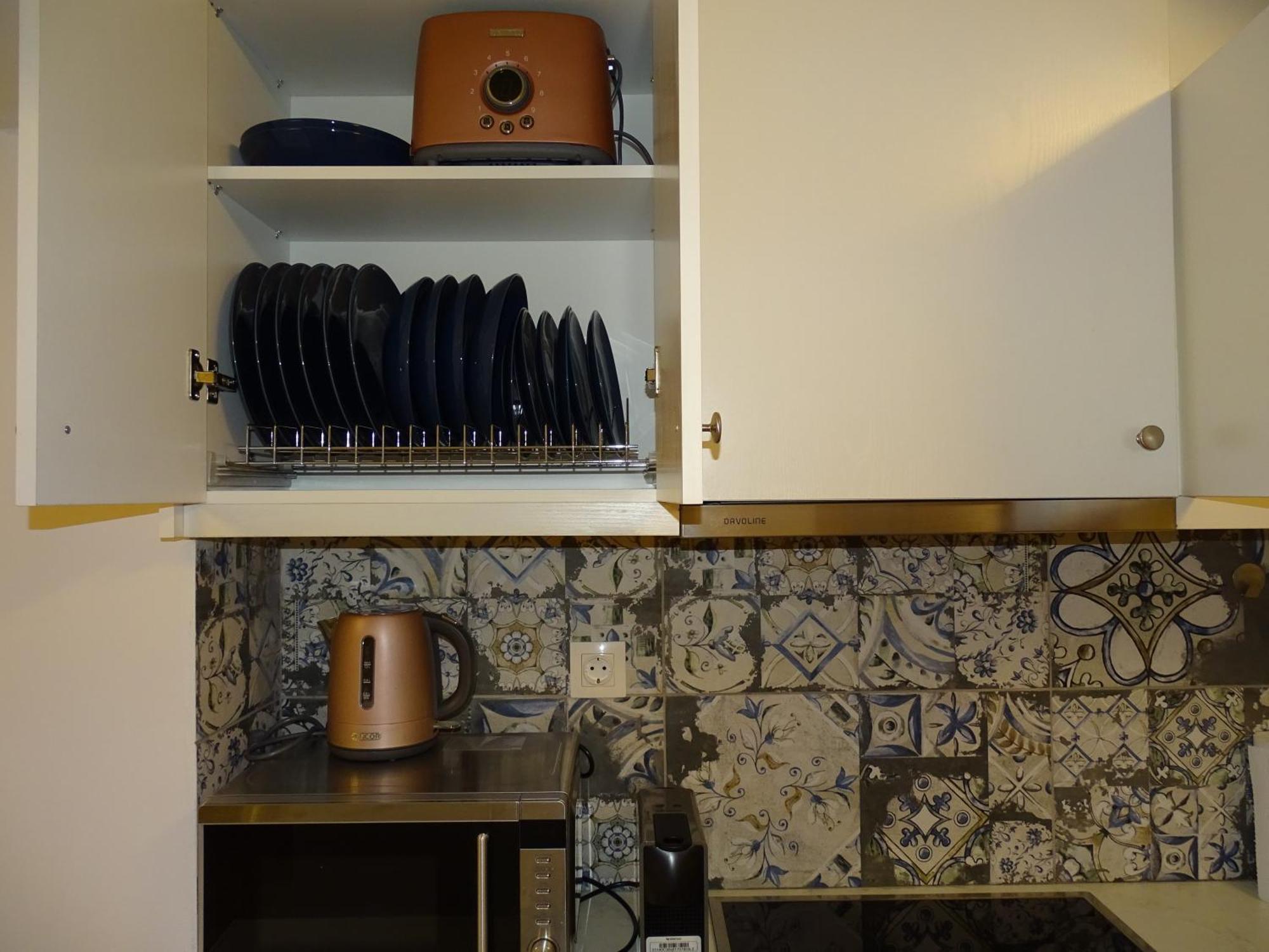 Stylish, Comfortable, Basement Loft-Like Apartment With Amenities Атина Екстериор снимка